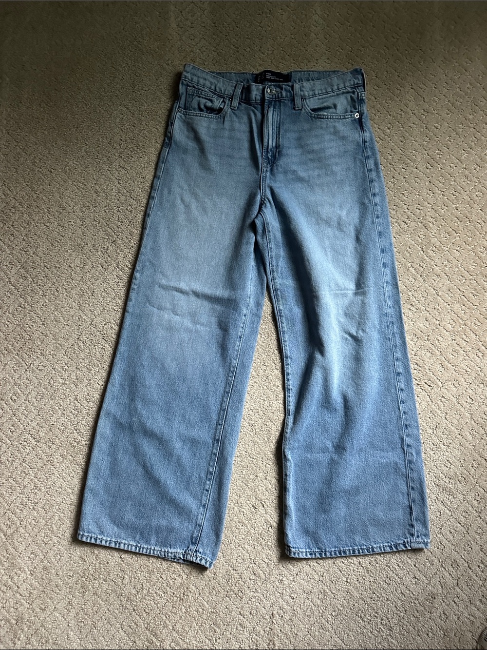 Gap SuperSoft High Rise Wide Leg Jeans, Size 6/28S